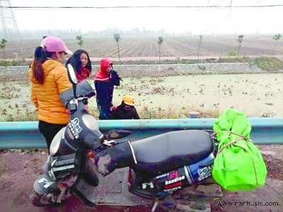 男护士路遇车祸伤者预判为脾破裂不顾误解将其送医